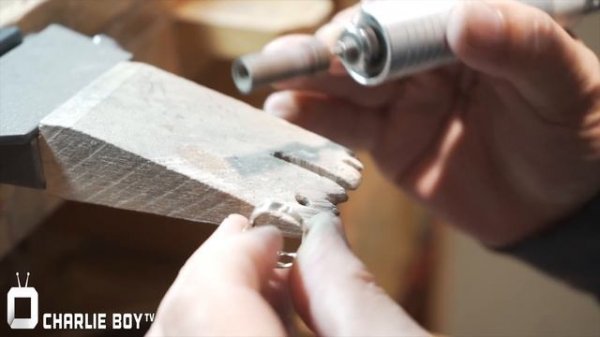 Monica The Jeweler Shows us How to Change Yellow Gold into White Gold & Why Rhodium Eventally Fade