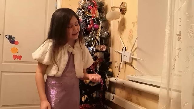 Машенька читает Б. Пастернака "Снег идет". 9 лет. Мария Спицына .Крымск смотреть онлайн