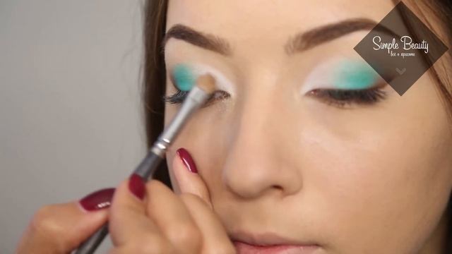 Яркий бирюзовый макияж - [Simple Beauty - все о красоте] смотреть онлайн