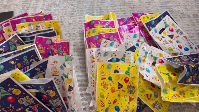 День Рожденья в американской школе. Что дарить детям? смотреть онлайн