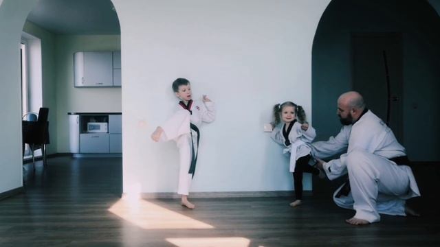 Тренируемся дома TAEKWONDO смотреть онлайн