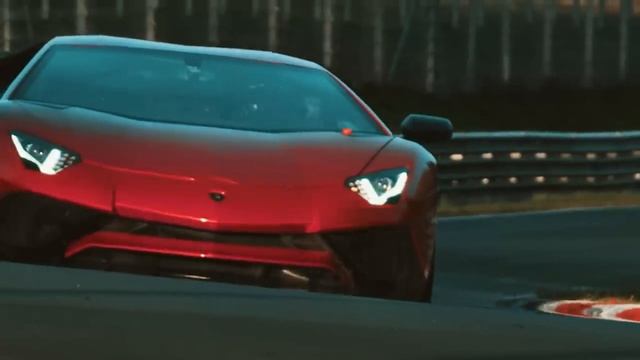 Lamborghini V12: What does it take to be an Icon? смотреть онлайн