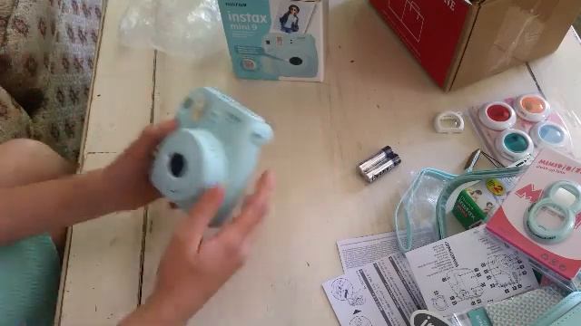 Unboxing Instax Mini 9 camera смотреть онлайн