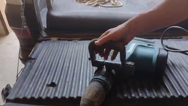 Martelete 10kg Makita HM1203C смотреть онлайн