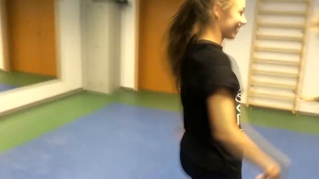 Хореография: Ксения Захожева (педагог направления VOGUE) смотреть онлайн