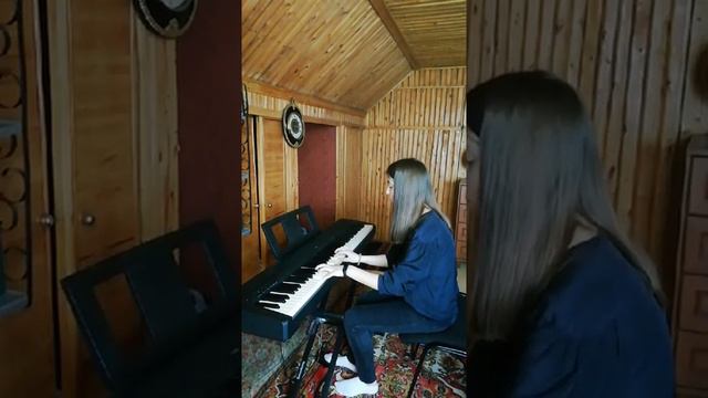 Смирнова Анна 7(8),преп.КрупноваЕ.Н.исполняет К.Лей.Каждый кого-нибудь любит. смотреть онлайн