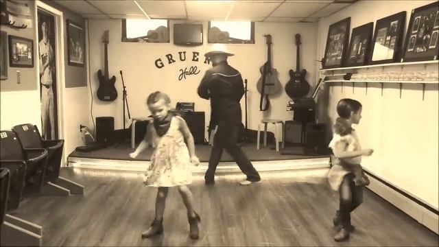 The Git Up Challenge - Father/Daughter смотреть онлайн