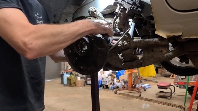 2008 Ford Fusion AWD Rear Wheel Bearing Replacement смотреть онлайн