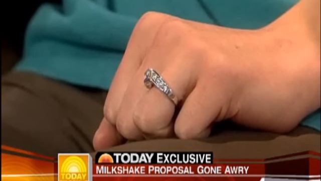 Gulp! She swallowed her own engagement ring смотреть онлайн