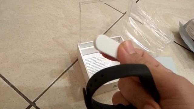 Xiaomi Mi Band 3 - Распаковка смотреть онлайн