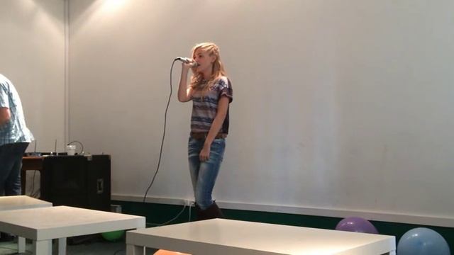 Anna Kornil'eva - Танцы на стеклах смотреть онлайн