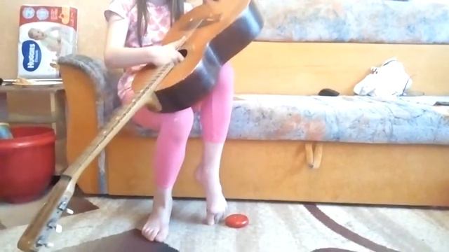 Игра на гитаре. смотреть онлайн