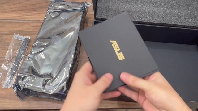 Asus ROG Strix GeForce RTX 3080 Ti OC Edition Unboxing смотреть онлайн