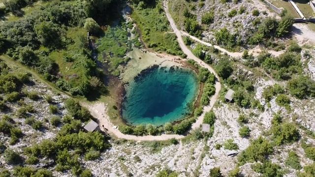 Це́тина (хорв. Cetina) — река в Хорватии. смотреть онлайн