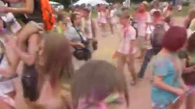 Фестиваль Красок Холи 7 июля 2013 смотреть онлайн