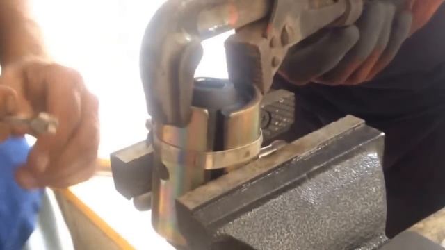 ГАЗЕЛЬ Меняем рессорный сайлентблок на месте Как поменять втулки рессор смотреть онлайн