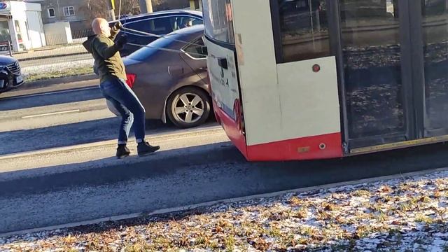 штанги у троллейбуса поехали не туда дополнение к видео марафона смотреть онлайн