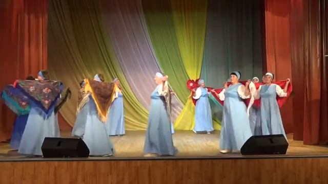 Танцевальная группа НСК хора ветеранов - хоровод с платками "Цветы России" смотреть онлайн