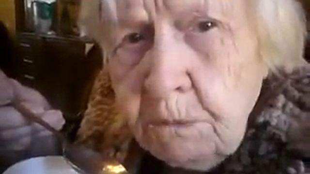 Бабульке 97 лет а она ругается матом смотреть онлайн