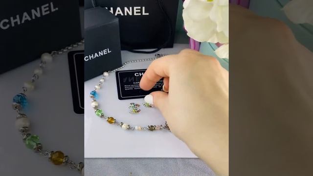 Чокер и серьги Шанель смотреть онлайн
