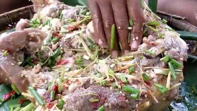 Изумительная готовка свиной головы в лесу смотреть онлайн