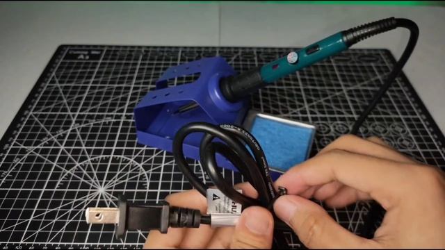 Unboxing YiHua 947-III Soldrering Iron and Stand смотреть онлайн