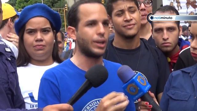 Retenido Hasler Iglesias Pdte. FCV-UCV en Aeropuerto de Maiquetía смотреть онлайн