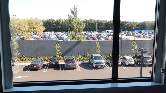 Hampton Inn & Suites Room Tour & Review - Disneyland Resort Anaheim смотреть онлайн