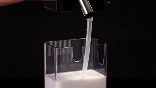 How to fill and attach the milk container on your De'Longhi Magnifica S ECAM 23.260 смотреть онлайн