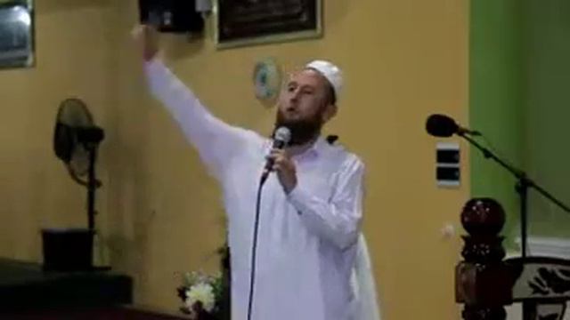 Худо чи мепушад? Худо чи мехурад? Худо чи кор мекунад? смотреть онлайн