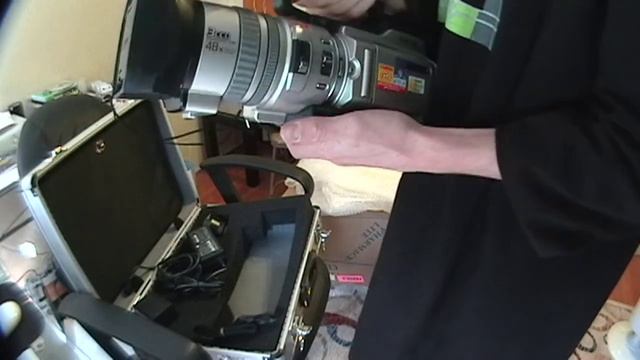 April 2, 2009 UNBOXING смотреть онлайн