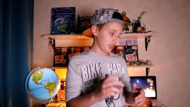 ? КУПИЛ ВСЕ КНИГИ ПО ИГРЕ ? МАЙНКРАФТ ? Обзор МОДЖАНГ книги по MINECRAFT смотреть онлайн