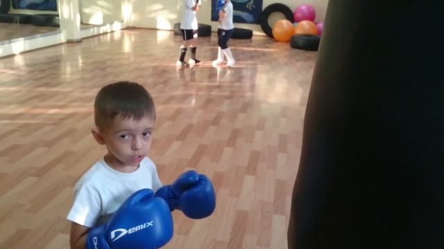 Тайский бокс дети. Маленький боец. Muay thai for kids. Muay thai combinations смотреть онлайн