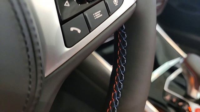 2022 BMW M4 Competition Cabriolet M xDrive Black Sapphire Metallic Kylami Orange/Black смотреть онлайн