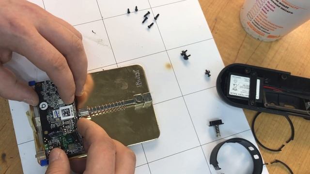 Beats Pill not charging or turning on? Easy charging port repair. смотреть онлайн