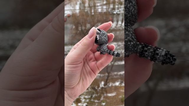 Енот из бисера ? #shorts #амигуруми #бисероплетение #рекомендации #своимируками #бисер смотреть онлайн