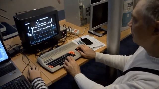 Демонстрация игры "Лестница" для ПЭВМ "Микроша" на CC2021 смотреть онлайн