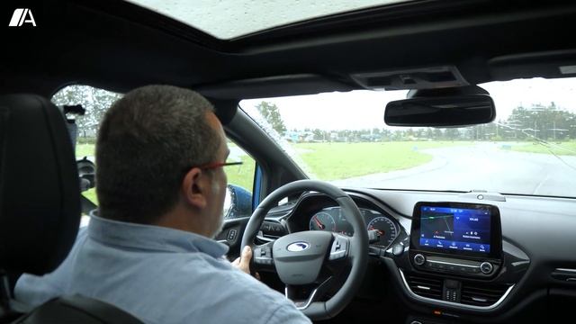 Cómo Hacer Una Frenada De Emergencia | Vídeo Práctico / Consejos | Autocasión