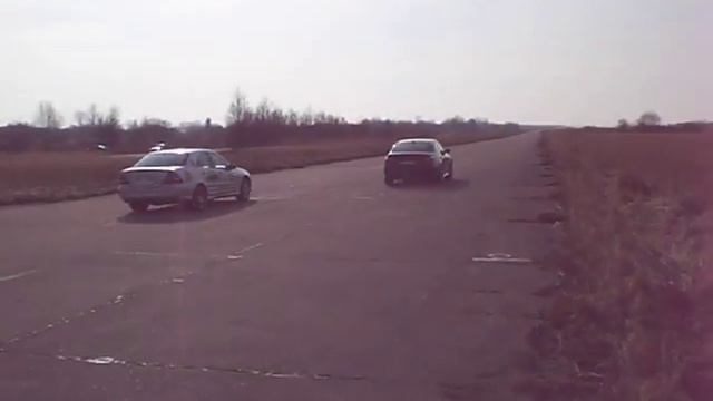BMW M5 E60 race with Mercedes C 32 AMG Bagicz 21.03.2009r смотреть онлайн