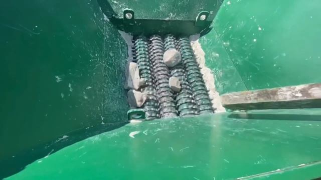 «Дробилка» удобрений и немного полевых работ смотреть онлайн