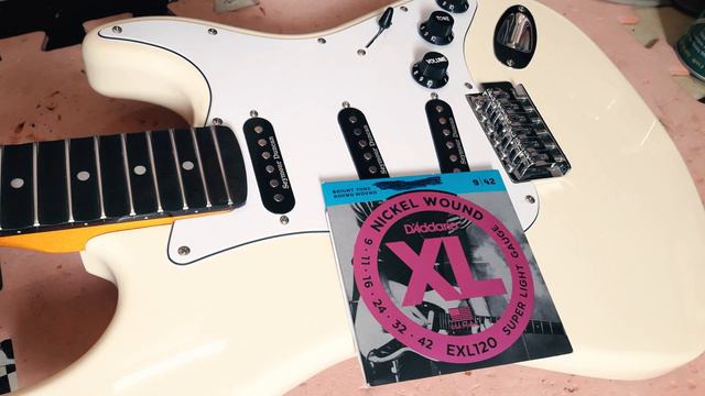 GUITAR FENDER STRATOCASTER смотреть онлайн