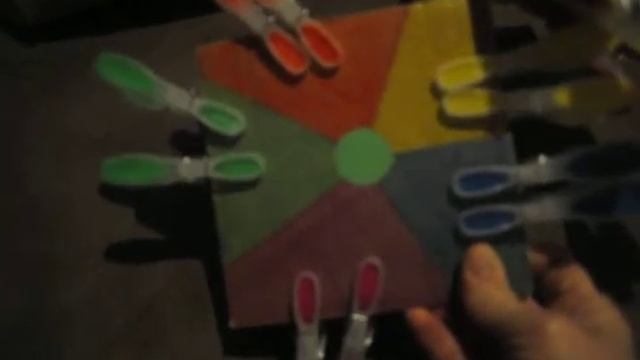 Дидактическая игра. Цвета.Прищепки