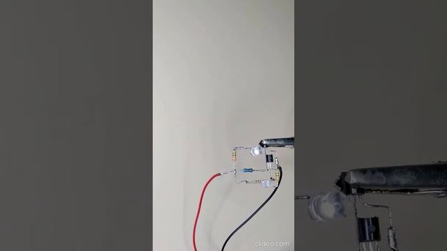 Dark sensor || Простой датчик темноты смотреть онлайн