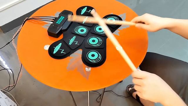 WGS505 Electronic Hand Roll Up Drum Kit 9 Pad with Drumsticks Foot PedalsShare Tweet смотреть онлайн