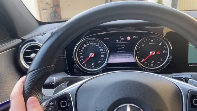 W213 E-class (2016) - Analog Instrument Cluster - Explanation смотреть онлайн
