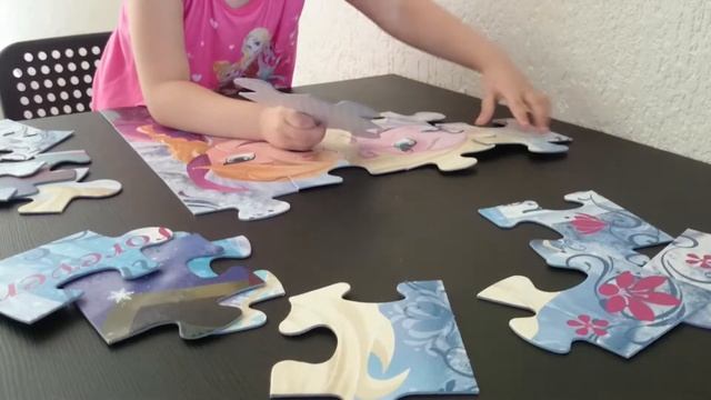 Собираем мазайку Холодное Сердце (Анна и Эльза) . Putting puzzle Frozen (Anna and Elsa). смотреть онлайн
