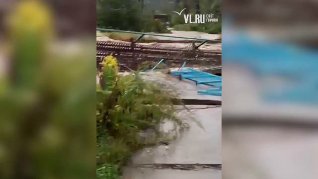 VL.ru - В Анисимовке смыло не только переправы, но и капитальный мост смотреть онлайн