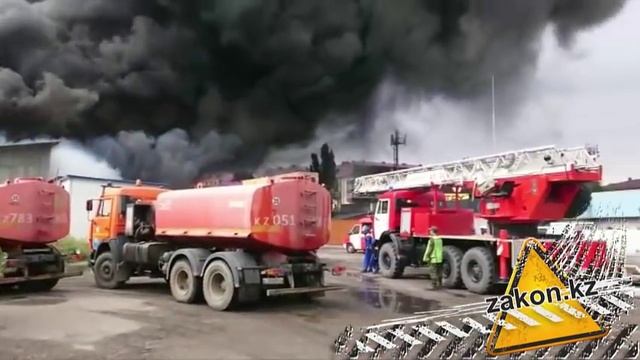 Тушение пожара в районе барахолки смотреть онлайн