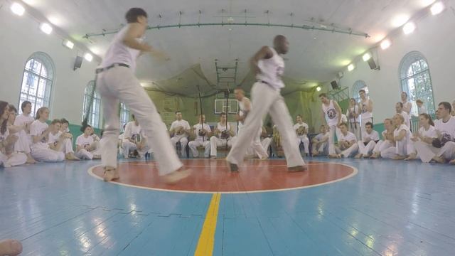 Jogo de Iuna. Batizado. Mundo Capoeira 2015 смотреть онлайн