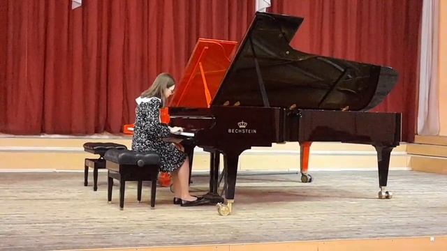 Радаева Полина. 13 лет. 2 категория. Й. Гайдн Соната Ля мажор Hob. XVI:5 смотреть онлайн